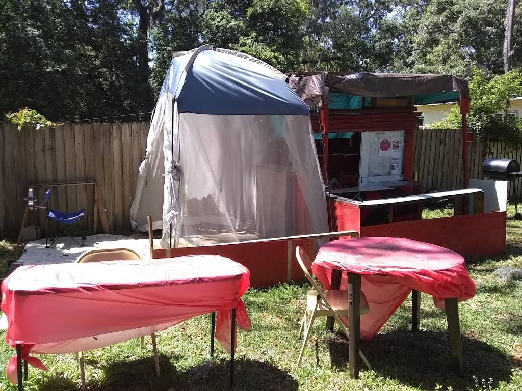 Knights Hot Dog Stand | meal takeaway | 2719 Griffin Rd, Leesburg, FL 34748, USA | 3522726253 OR +1 352-272-6253