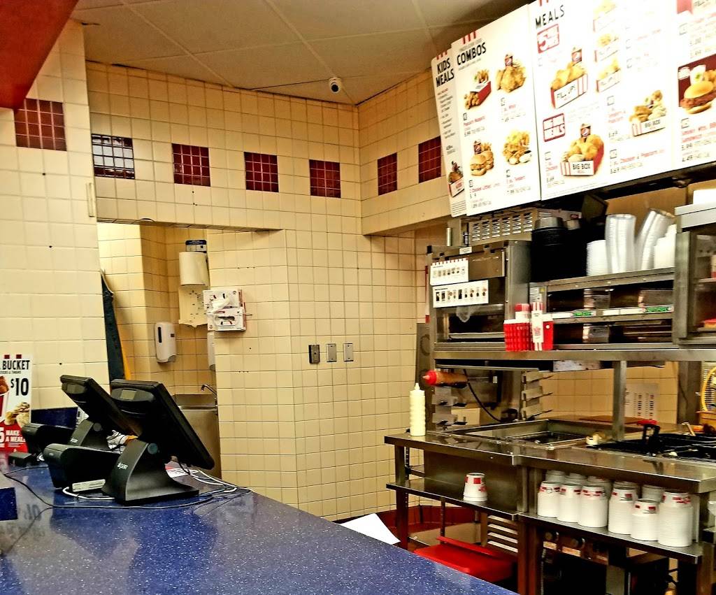 KFC | restaurant | 2930 Carnegie Ave, Cleveland, OH 44115, USA | 2166211166 OR +1 216-621-1166