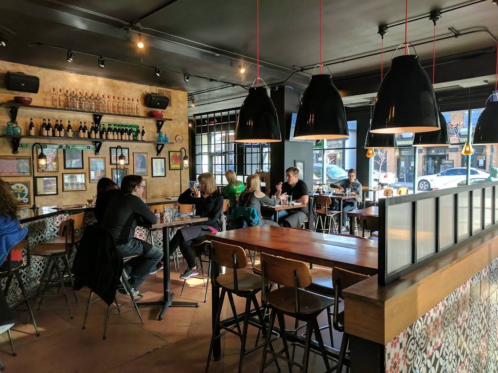 La Masa Empanada Bar | restaurant | 1300 E Brady St, Milwaukee, WI 53202, USA | 4148851866 OR +1 414-885-1866