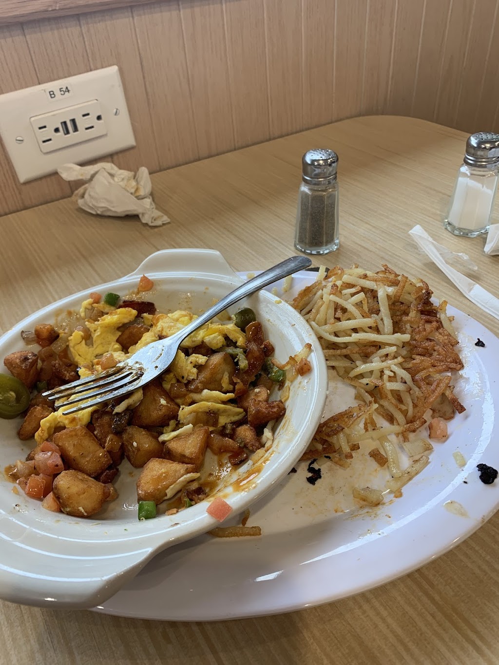 Huddle House | restaurant | 3151 N Bryant Blvd, San Angelo, TX 76903, USA | 3252416937 OR +1 325-241-6937