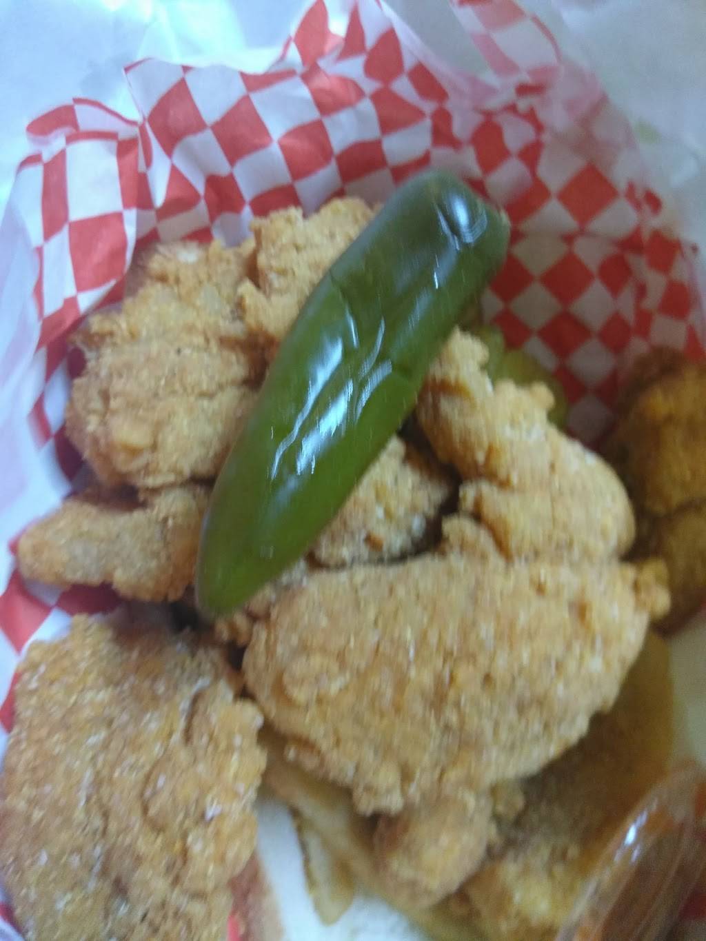 Stanleys Catfish & Wings | restaurant | 3146 Cedar Crest Blvd, Dallas, TX 75203, USA | 2149411523 OR +1 214-941-1523