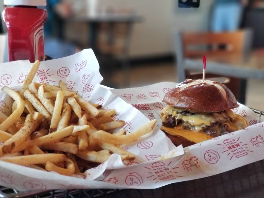 Smashburger | restaurant | 10830 E 71st St, Tulsa, OK 74133, USA | 9183070380 OR +1 918-307-0380