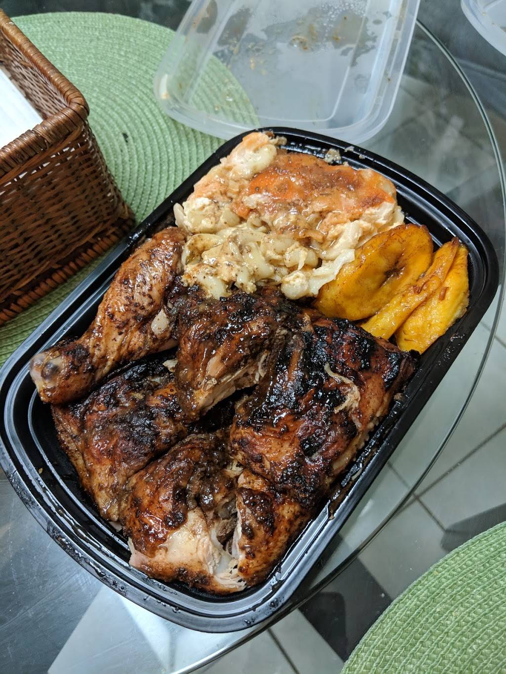 Mom’s Island Eatery | restaurant | 7595 Markham Rd unit 15, Markham, ON L3S 0B6, Canada | 9055545678 OR +1 905-554-5678