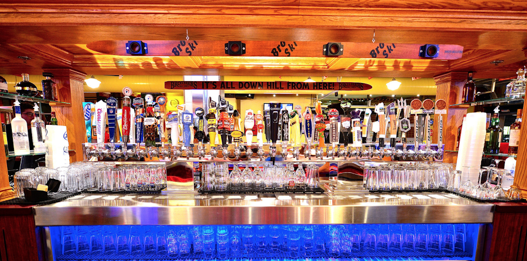 Brothers Bar and Grill | restaurant | 1601 W University Ave, Muncie, IN 47303, USA | 7652878297 OR +1 765-287-8297