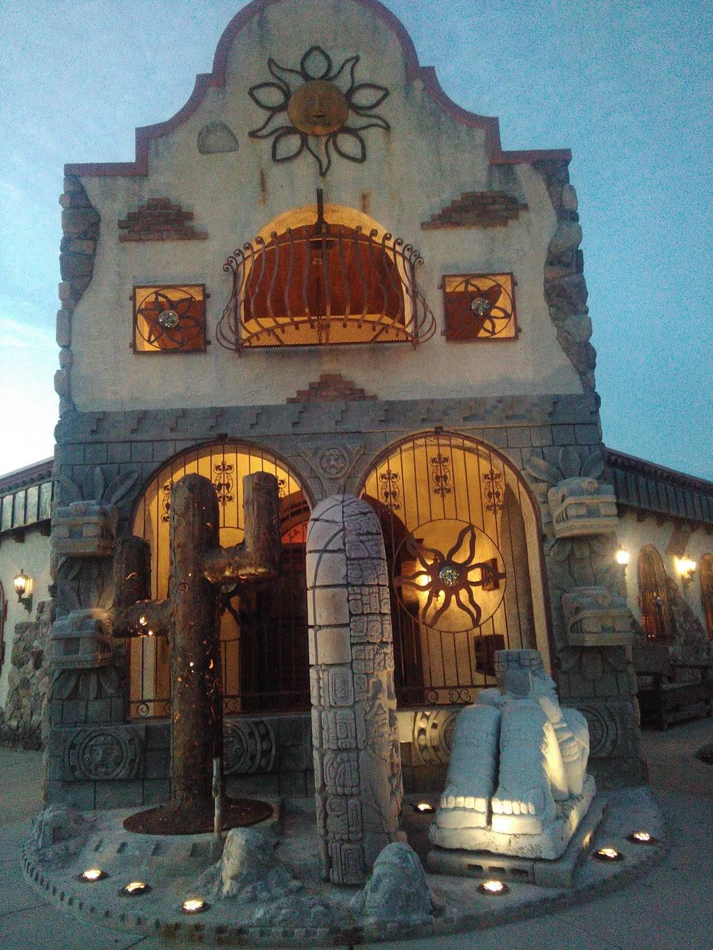 La Tonalteca Mexican Restaurant | restaurant | 245 S Dupont Hwy, Dover, DE 19901, USA | 3027351572 OR +1 302-735-1572