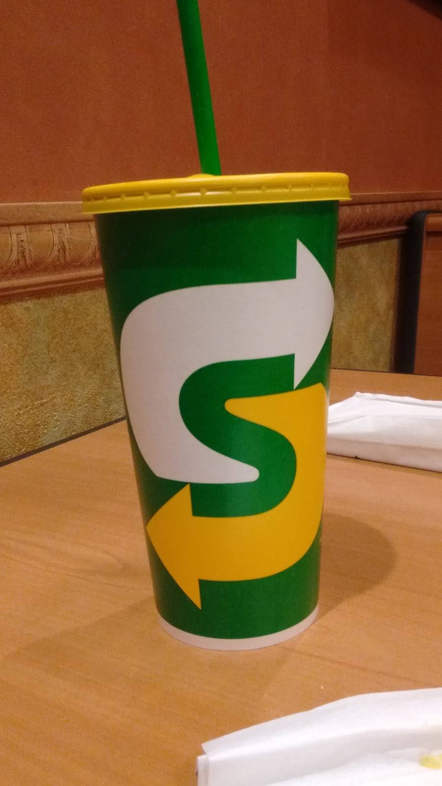 Subway | restaurant | 380 W Western Ave, Muskegon, MI 49440, USA | 2317476845 OR +1 231-747-6845