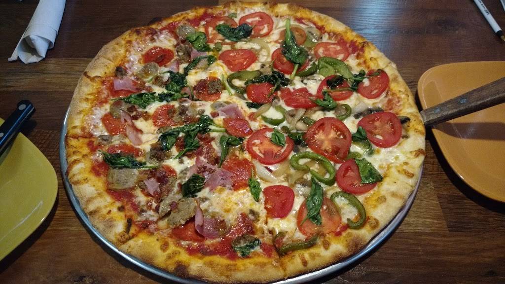 Ninos Pizzeria & Eatery | restaurant | 105 Long Springs Rd, Sevierville, TN 37876, USA | 8653654444 OR +1 865-365-4444