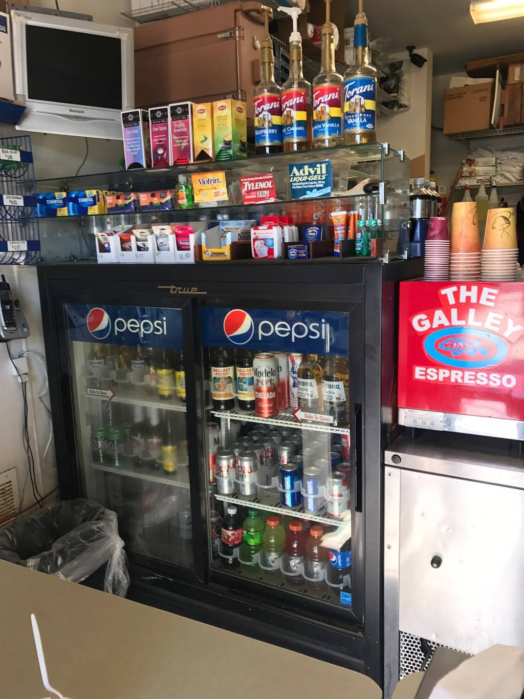 The Galley | restaurant | 2804 Emerson St, San Diego, CA 92106, USA | 6192341134 OR +1 619-234-1134