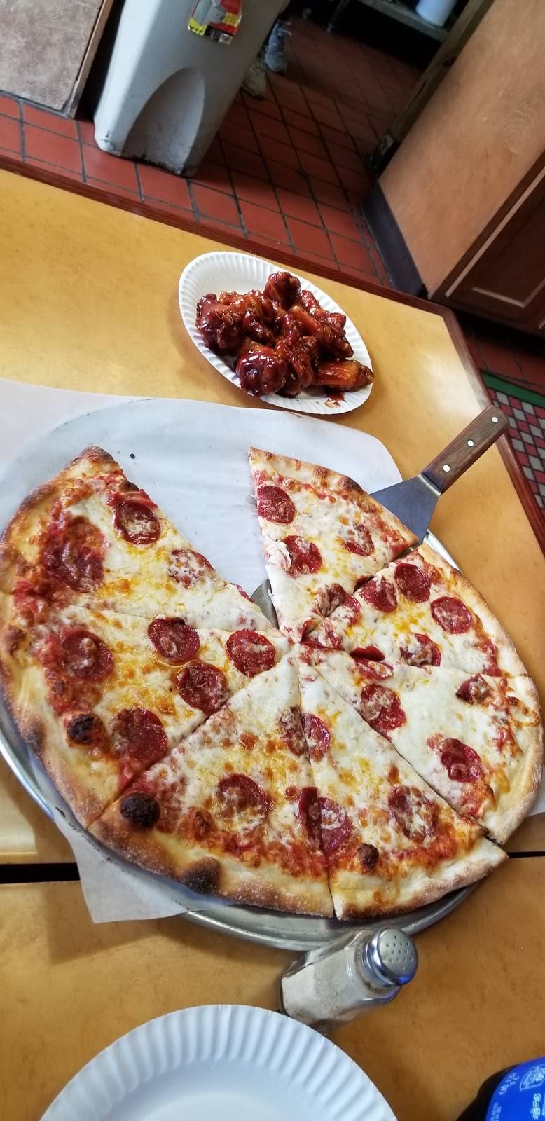 Ginos NY Pizza Elmwood | restaurant | 1009 Elmwood Ave, Buffalo, NY 14222, USA | 7168851777 OR +1 716-885-1777