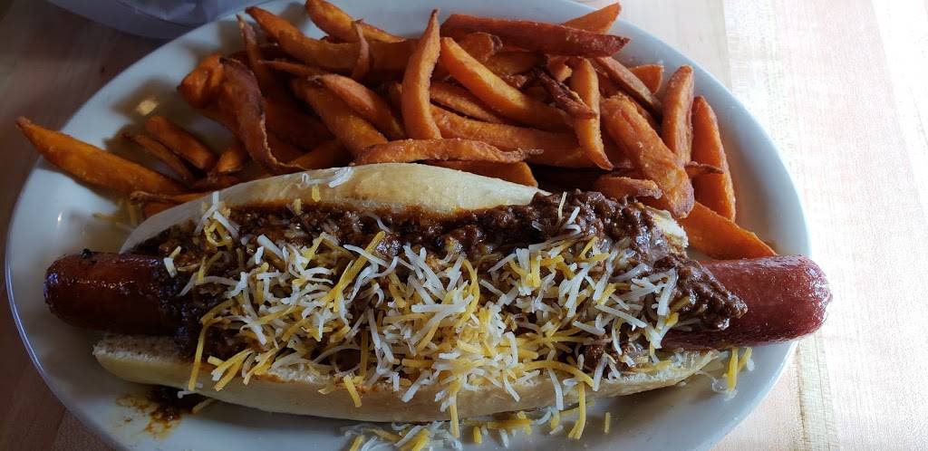 Fuddruckers | restaurant | 8602 Botts Ln, San Antonio, TX 78217, USA | 2108246703 OR +1 210-824-6703