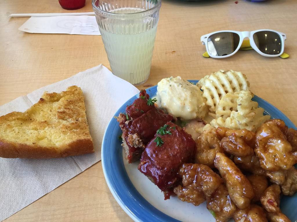 HomeTown Buffet | restaurant | 3744 N Blackstone Ave, Fresno, CA 93726, USA | 5592210444 OR +1 559-221-0444