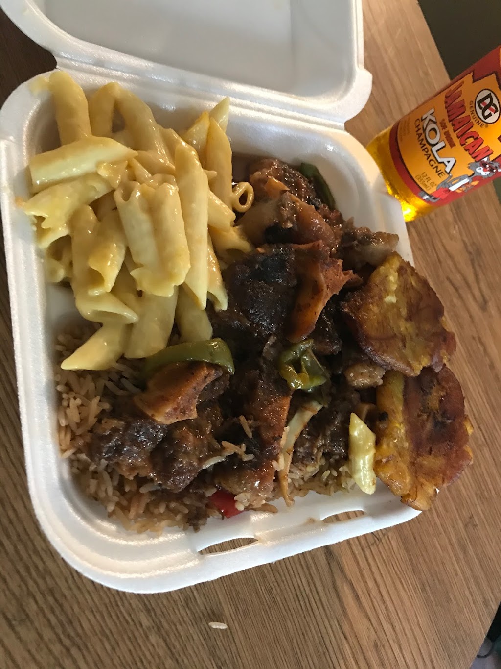 Clautas Caribbean shack | restaurant | 577 E Duval St, Lake City, FL 32055, USA | 3862438177 OR +1 386-243-8177