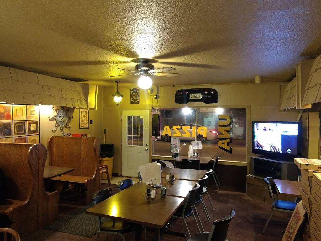 Una Pizza | restaurant | 105 N 3rd St, Boonville, IN 47601, USA | 8128974202 OR +1 812-897-4202
