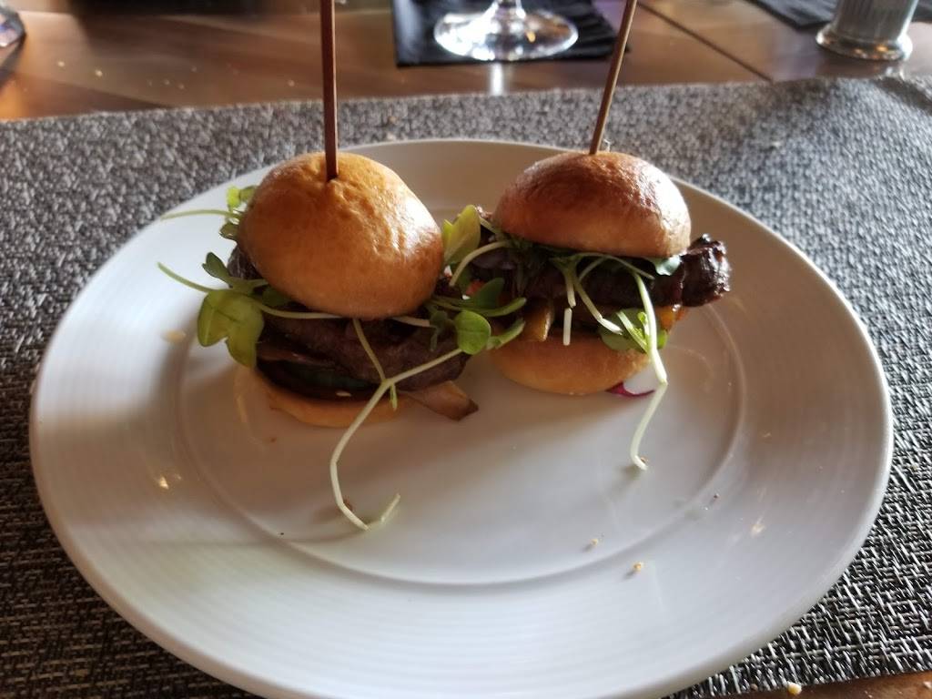 Eddie Vs Prime Seafood | restaurant | 2100 W Big Beaver Rd, Troy, MI 48084, USA | 2486497319 OR +1 248-649-7319