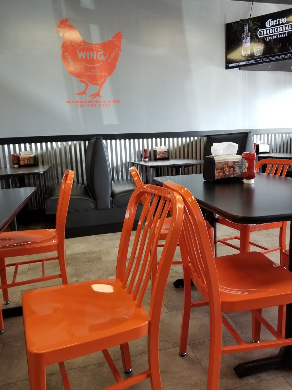 Wemos Famous Wings | restaurant | 312 Schillinger Rd S, Mobile, AL 36608, USA | 2516335877 OR +1 251-633-5877