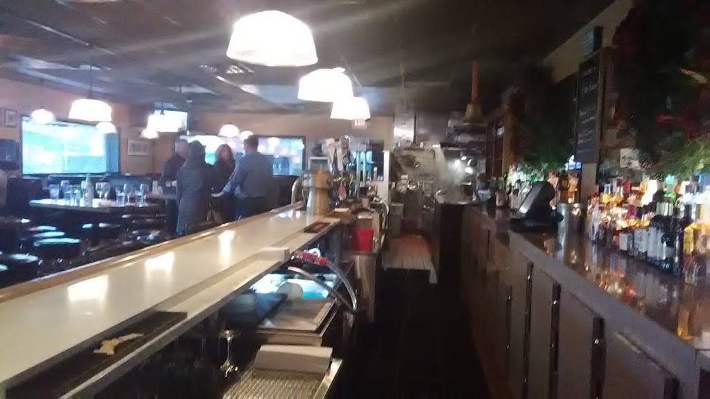 Bar Harbor | restaurant | 100 State St, Harbor Springs, MI 49740, USA | 2315262671 OR +1 231-526-2671