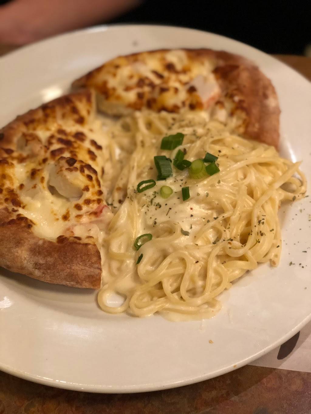 Mikes | restaurant | 419 Rue Saint-Jacques, Saint-Jean-sur-Richelieu, QC J3B 2M1, Canada | 4503473030 OR +1 450-347-3030