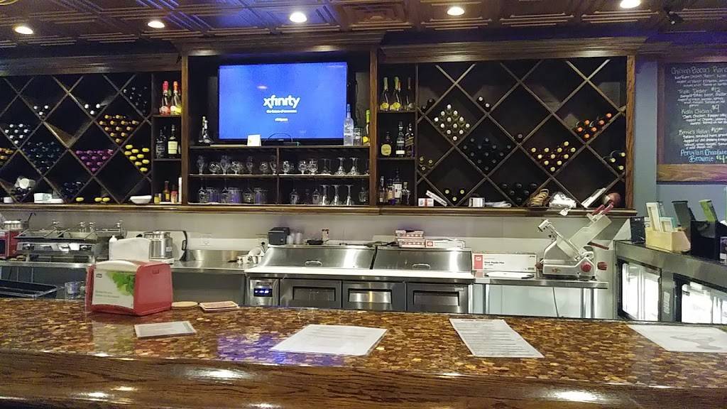 Lucky Bernie’s | restaurant | 2450 US-12, Spring Grove, IL 60081, USA | 8155813217 OR +1 815-581-3217