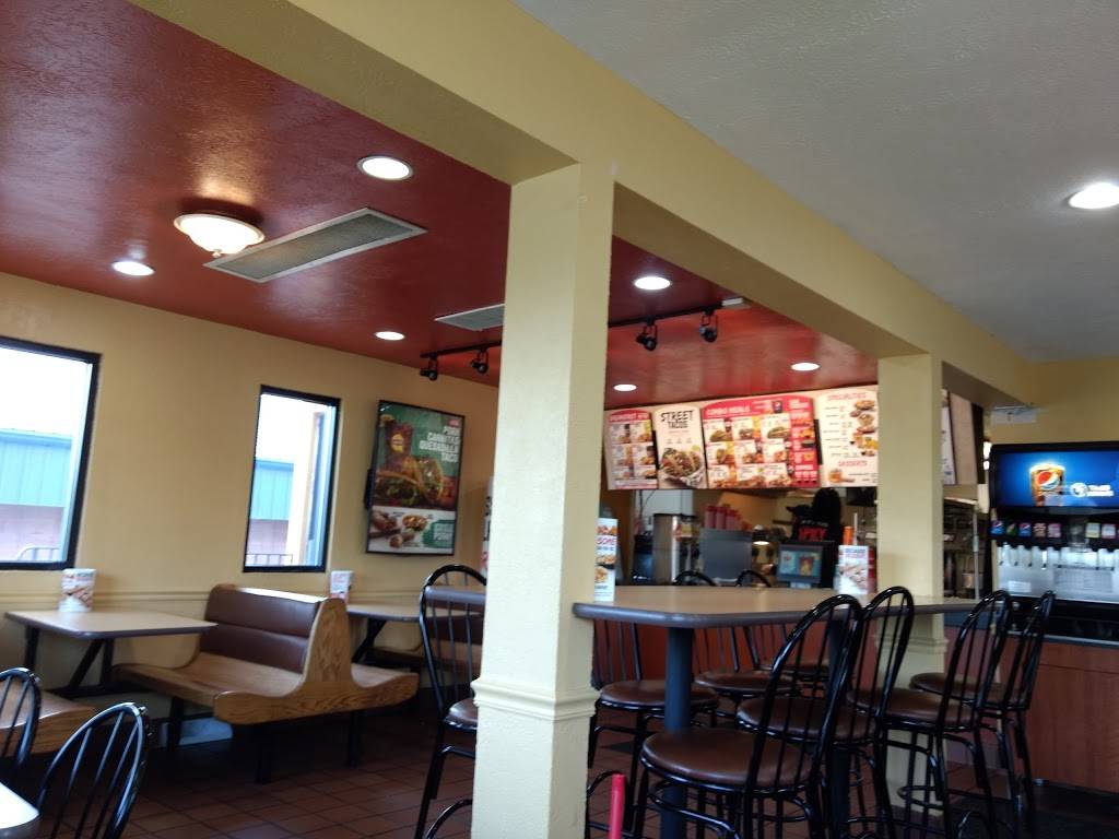 Taco Johns | restaurant | 1525 S Main Street, Bloomington, IL 61701, USA | 3098284336 OR +1 309-828-4336