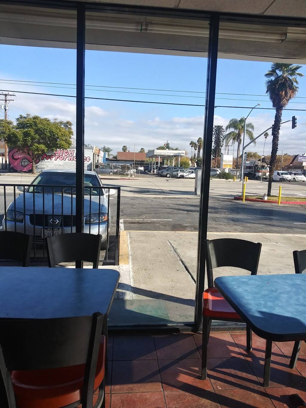 Churchs Chicken | restaurant | 1105 W Mission Blvd, Pomona, CA 91766, USA | 9096224477 OR +1 909-622-4477