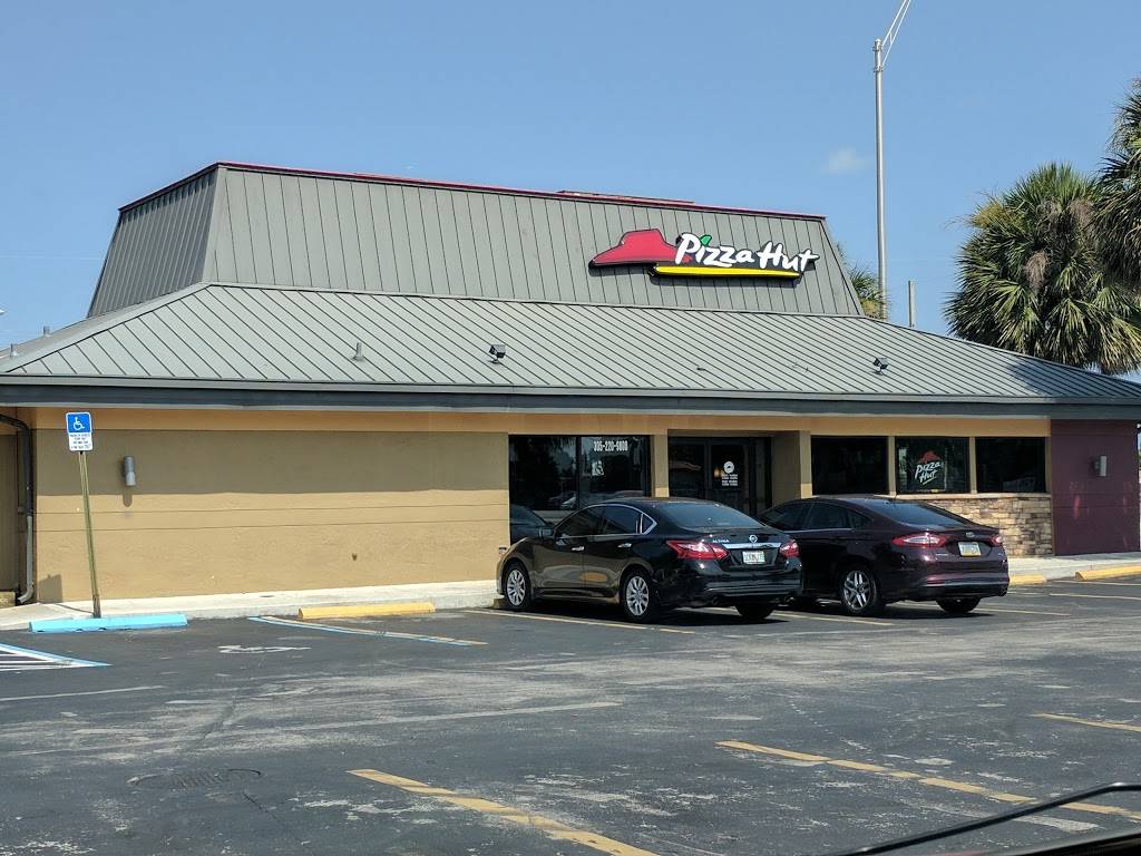 Pizza Hut | meal takeaway | 10691 SW 40th St, Miami, FL 33165, USA | 3052209808 OR +1 305-220-9808