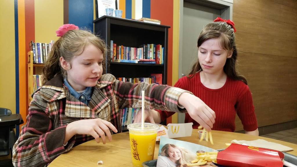 McDonalds | cafe | 792 Broadway St, Kincardine, ON N2Z 2G1, Canada | 5193964414 OR +1 519-396-4414