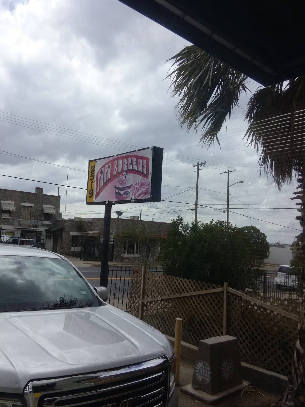 Papa Burgers | restaurant | 2519 N Piedras St, El Paso, TX 79930, USA | 9155657272 OR +1 915-565-7272