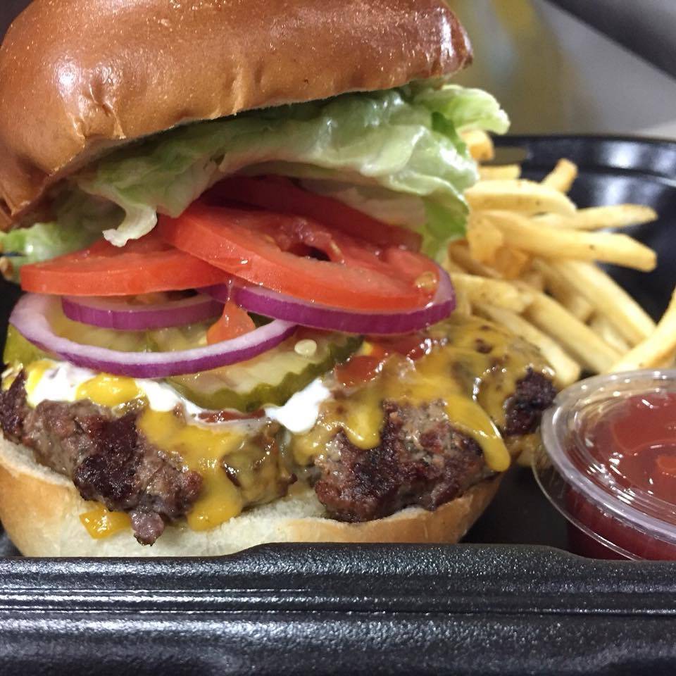 Big Jims 395 Grill | restaurant | 777 E Vista Way #204, Vista, CA 92084, USA | 7608427303 OR +1 760-842-7303