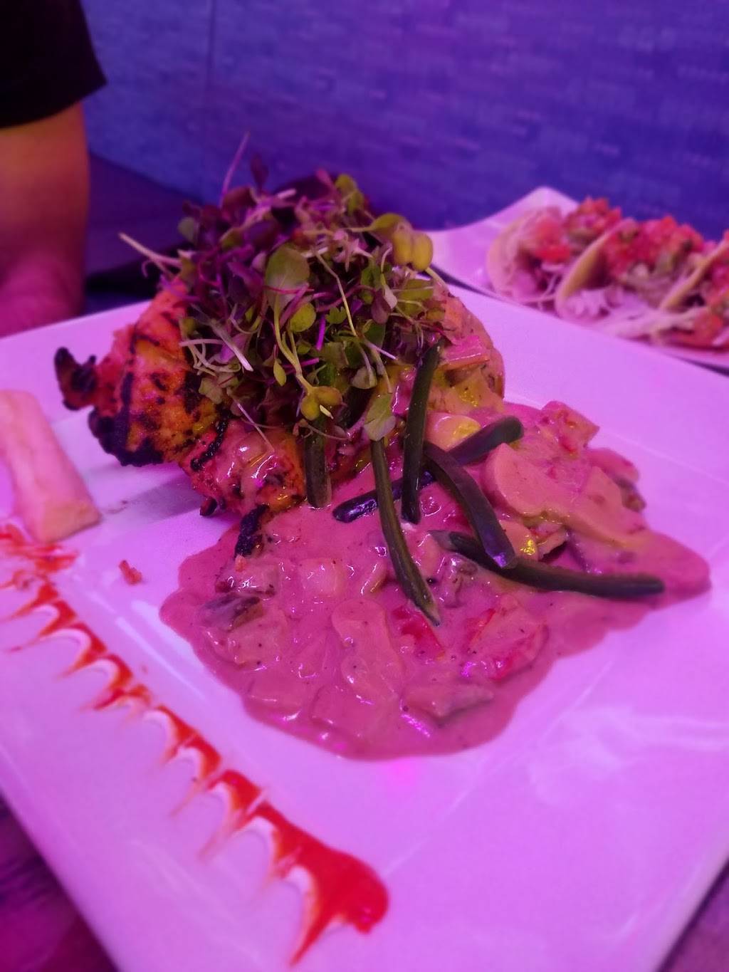 El Jefe Sport Cantina | restaurant | 186 Dyckman St, New York, NY 10040, USA | 6464550155 OR +1 646-455-0155