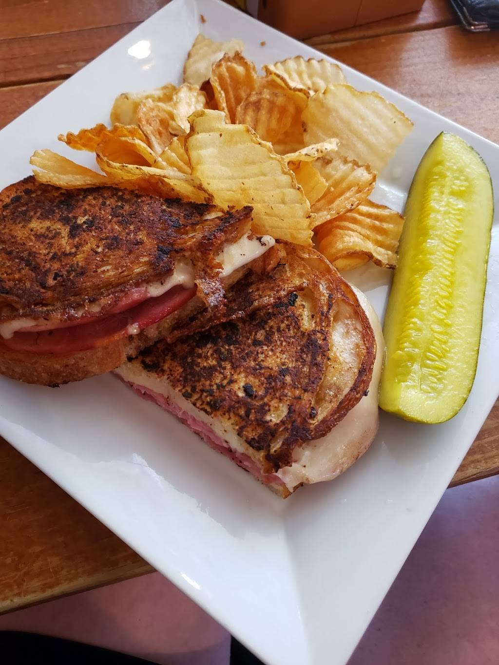 Kings Tavern | cafe | 241 Union Ave, Saratoga Springs, NY 12866, USA | 5185817090 OR +1 518-581-7090