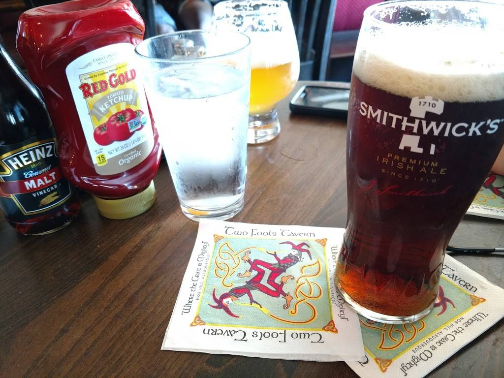 Two Fools Tavern | restaurant | 3211 Central Ave NE, Albuquerque, NM 87106, USA | 5052657447 OR +1 505-265-7447