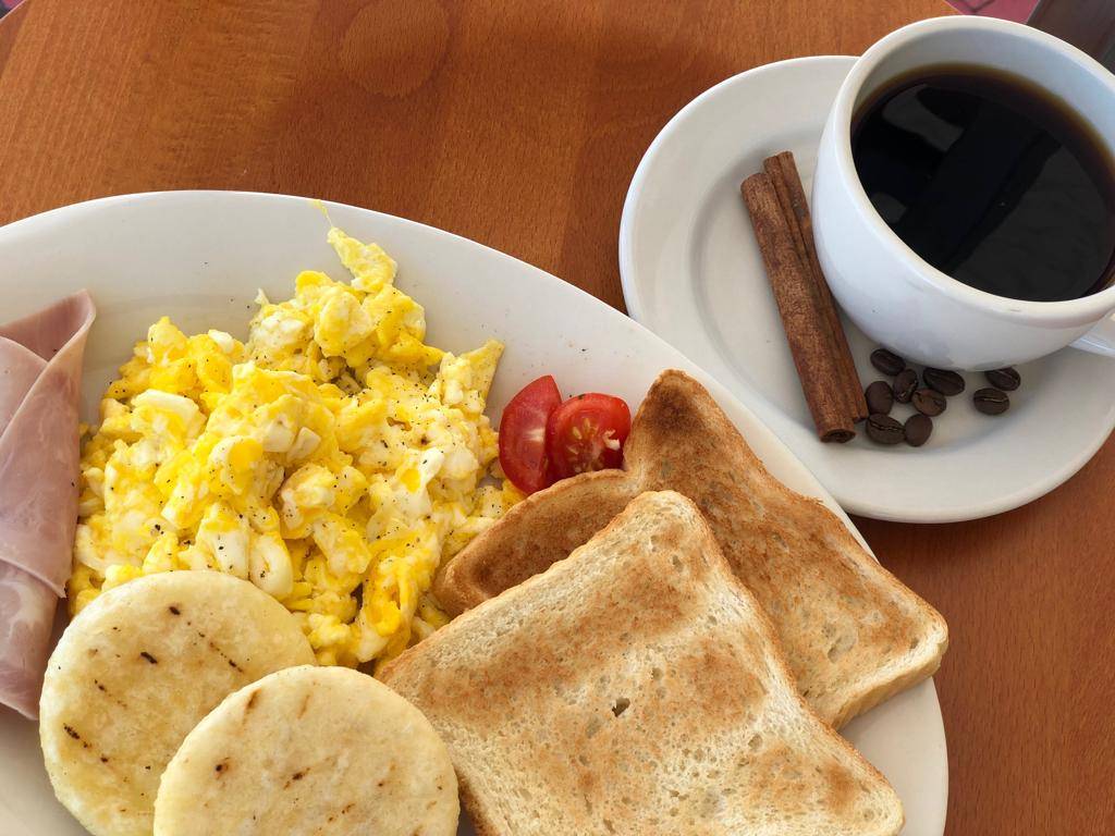 Florida Burger & Coffee | restaurant | 1710 E Irlo Bronson Memorial Hwy, St Cloud, FL 34771, USA | 4075930017 OR +1 407-593-0017