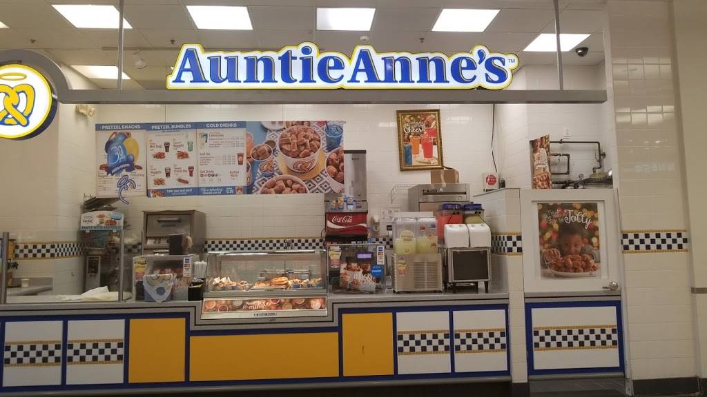 Auntie Annes | cafe | 180 NJ-35 Space K10, Eatontown, NJ 07724, USA | 7323807916 OR +1 732-380-7916