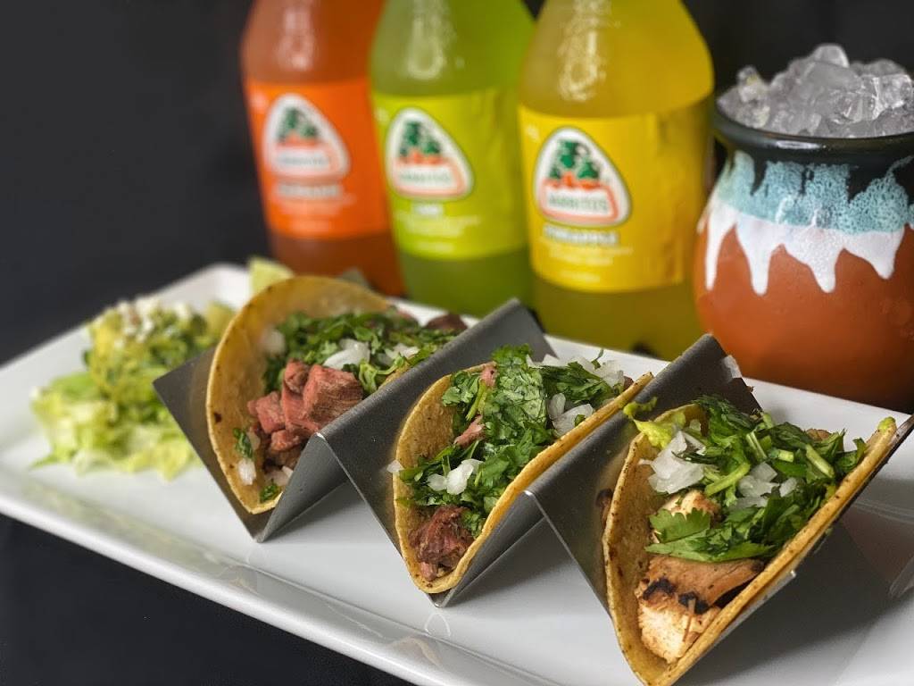 Guiso Mexican Kitchen | restaurant | 201 N Saginaw Blvd, Saginaw, TX 76179, USA | 8176159969 OR +1 817-615-9969