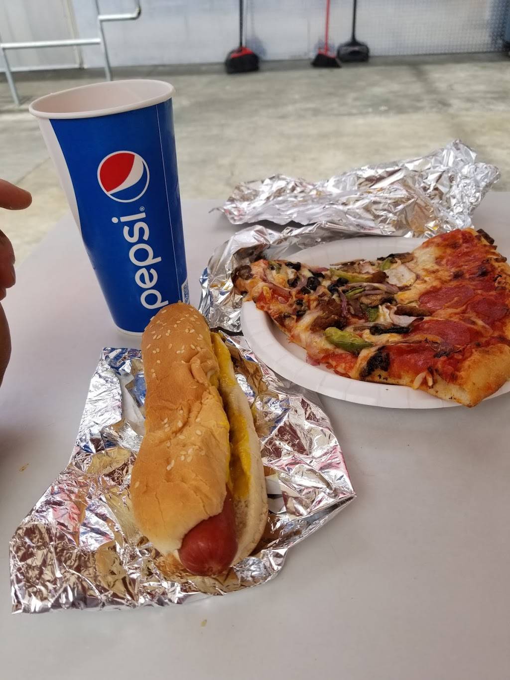 Costco Food Court | meal takeaway | 6333 Telegraph Rd, Commerce, CA 90040, USA | 3237672640 OR +1 323-767-2640