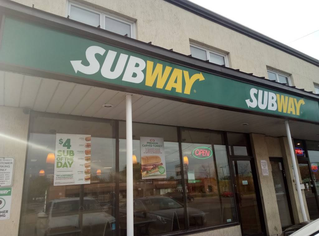Subway | restaurant | 14810 Yonge St Unit C1, Aurora, ON L4G 1N3, Canada | 9058413573 OR +1 905-841-3573