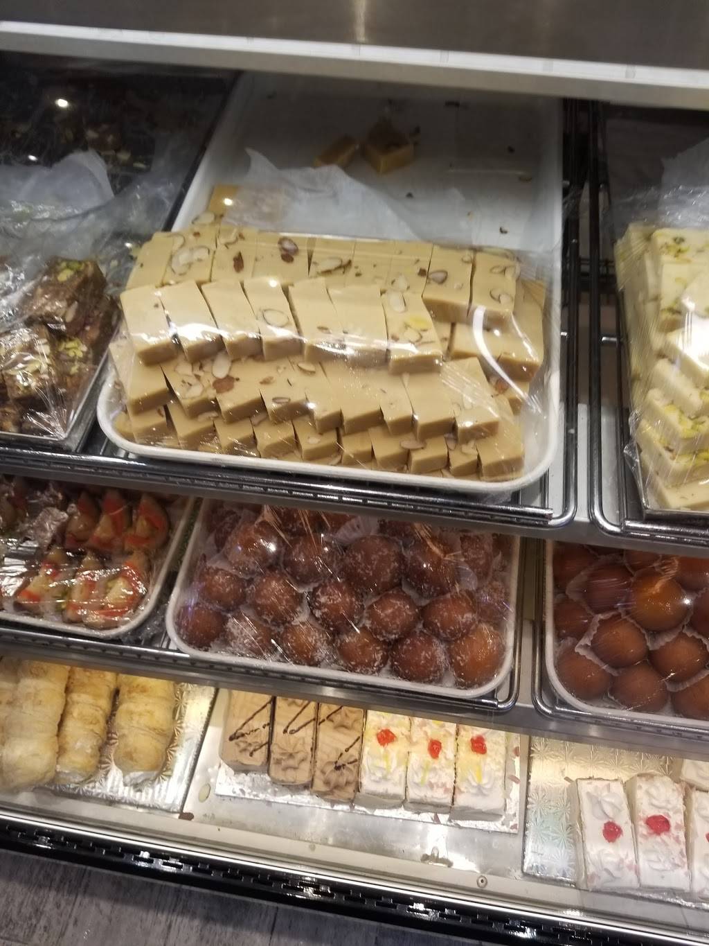 Guru Indian Restaurant | restaurant | 45 Dusk Dr Unit #5, Brampton, ON L6Y 3C1, Canada | 9054591616 OR +1 905-459-1616