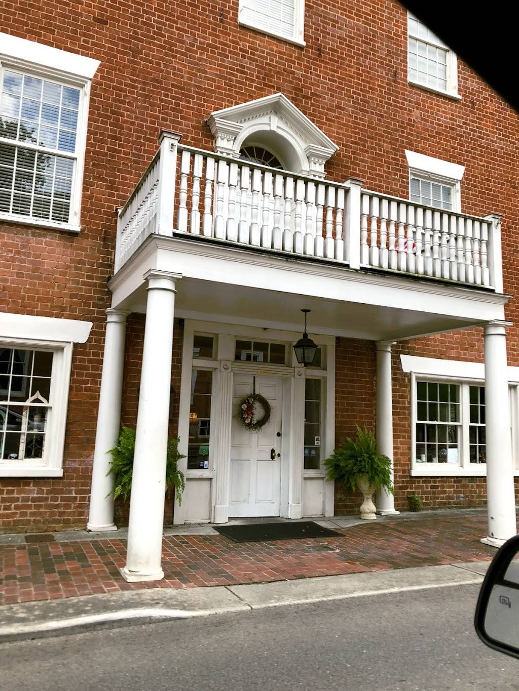 Hale Springs Inn | restaurant | 110 W Main St, Rogersville, TN 37857, USA | 4232725171 OR +1 423-272-5171