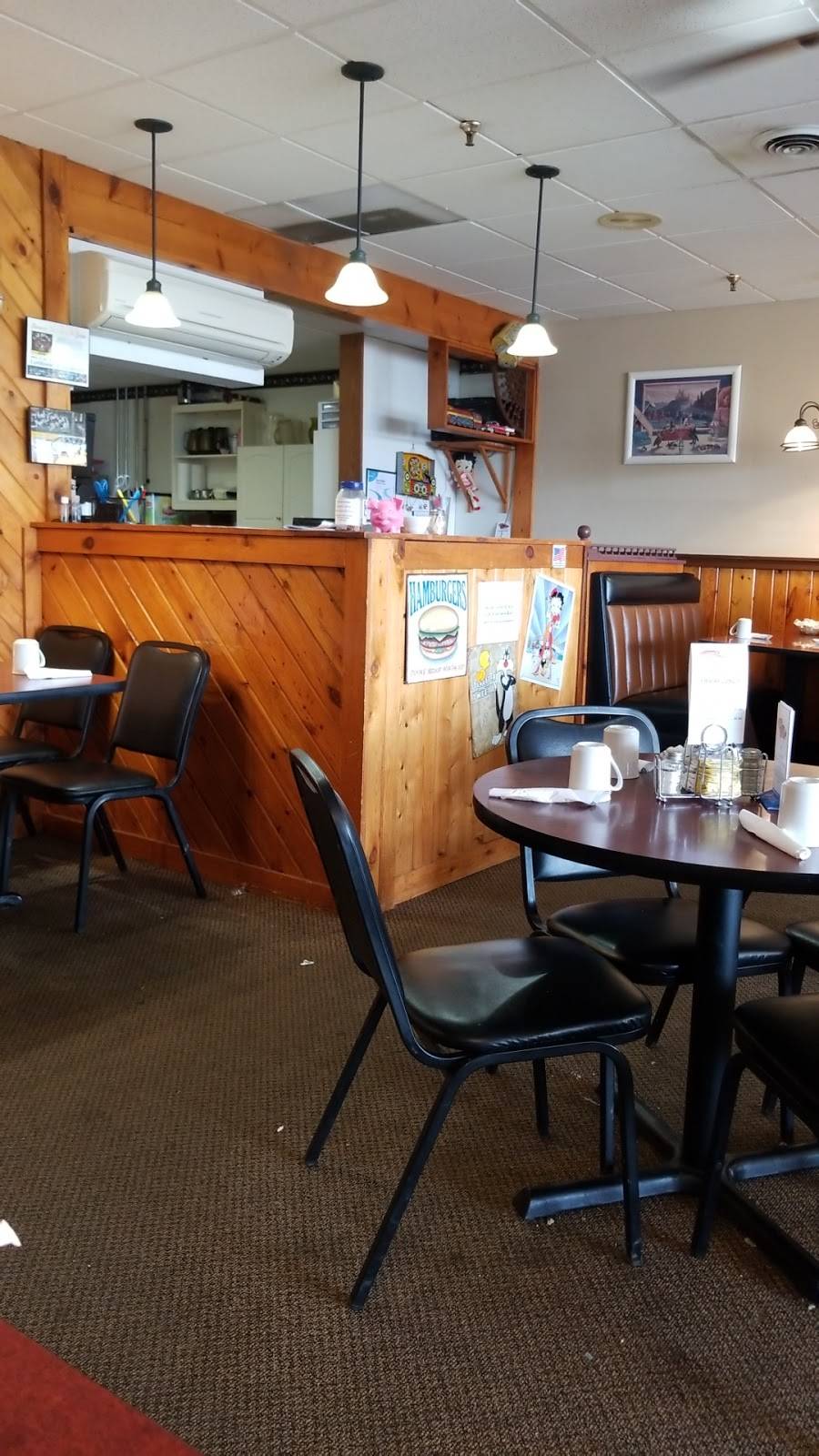 Papillons Restaurant | restaurant | 2124 Lincoln St, Rhinelander, WI 54501, USA | 7153692736 OR +1 715-369-2736