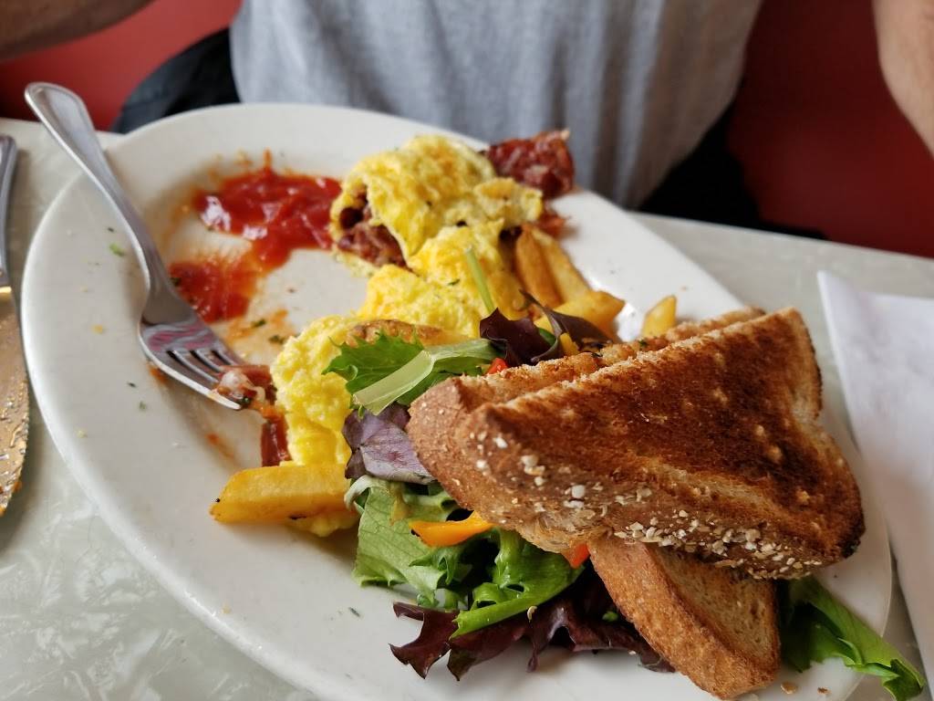 Bubalas By the Bay | restaurant | 183 Commercial St # 185, Provincetown, MA 02657, USA | 5084870773 OR +1 508-487-0773