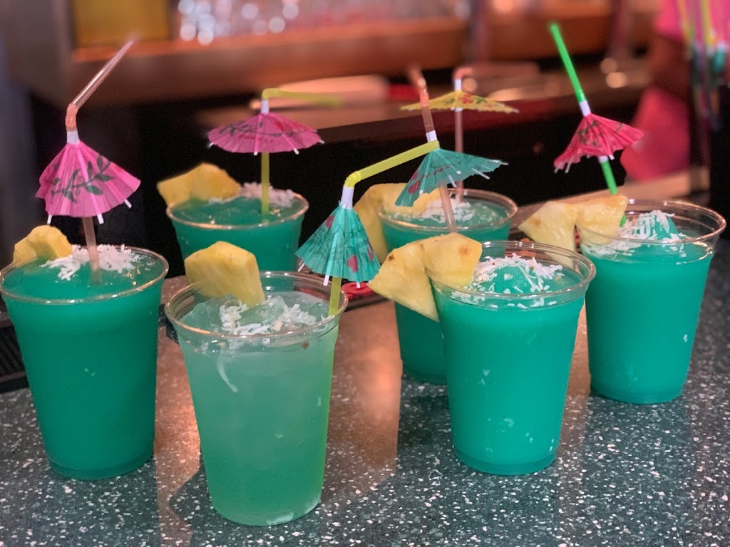 Boat House 10 Bar & Grill | restaurant | 1601 Marina Cir, Sanger, TX 76266, USA | 9404580341 OR +1 940-458-0341