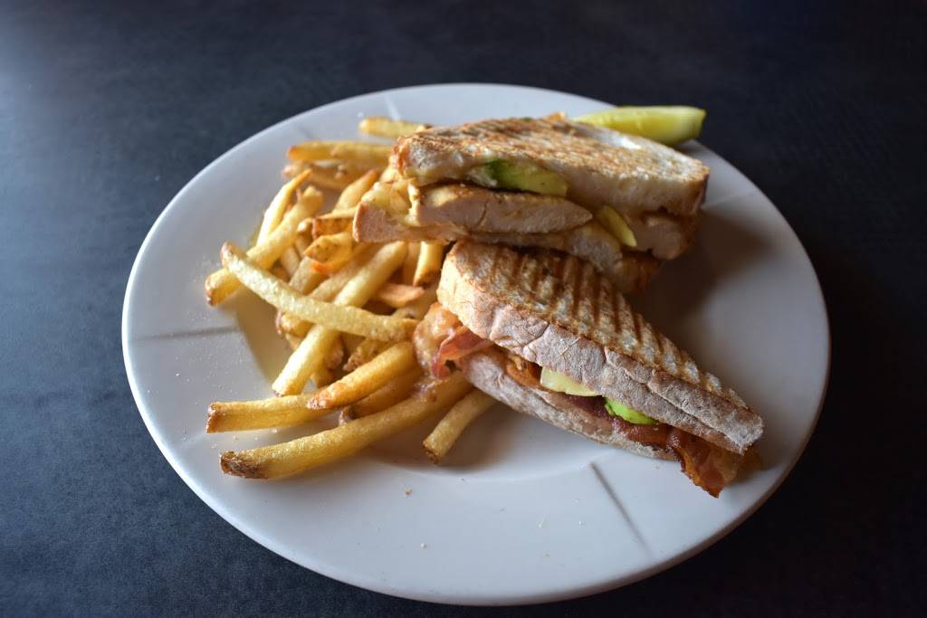 Hummingbird Restaurant | restaurant | 27w229 Geneva Rd, Winfield, IL 60190, USA | 6306903303 OR +1 630-690-3303