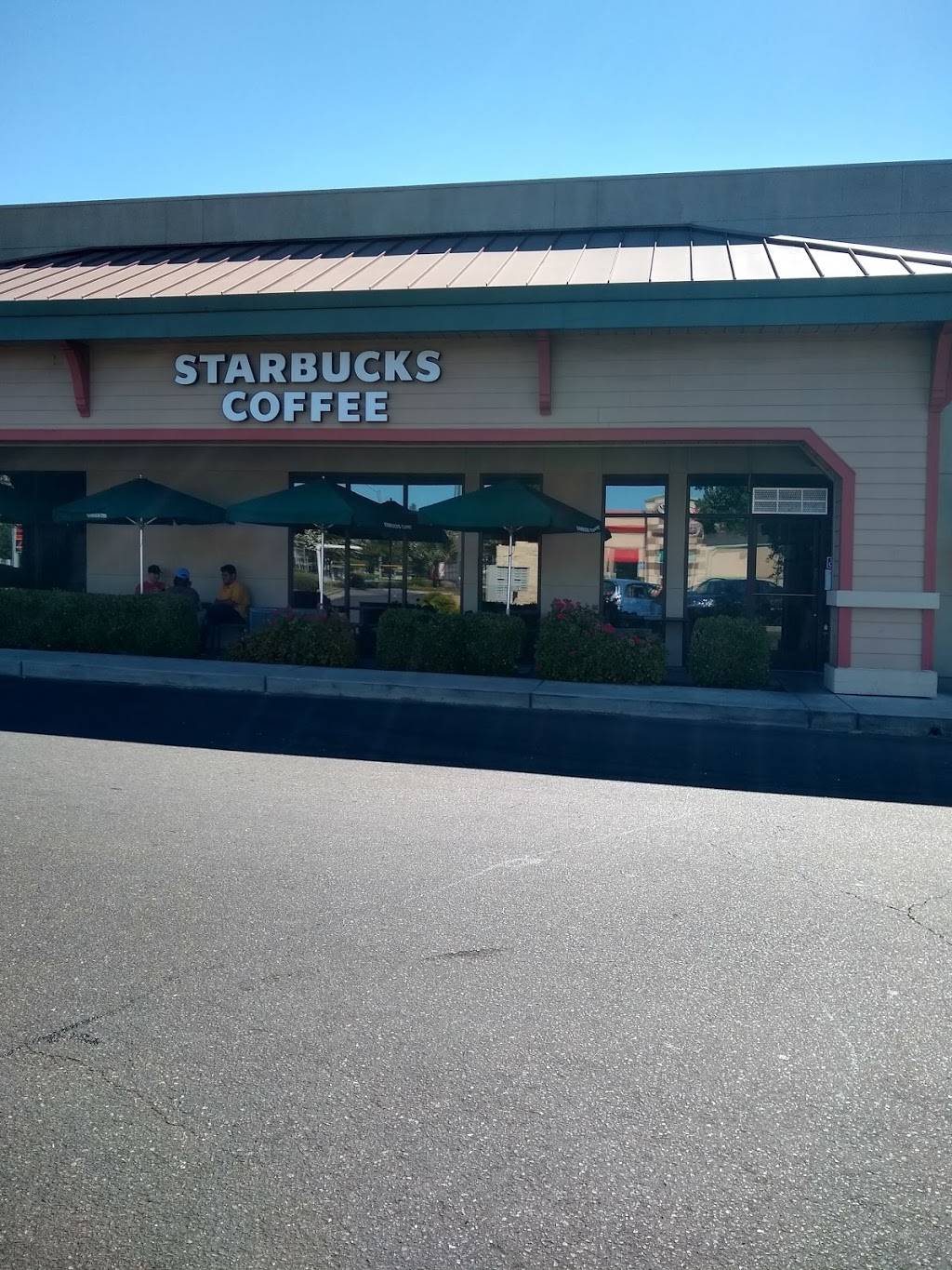 Starbucks | cafe | 2252 Patterson Rd, Riverbank, CA 95367, USA | 2098638403 OR +1 209-863-8403