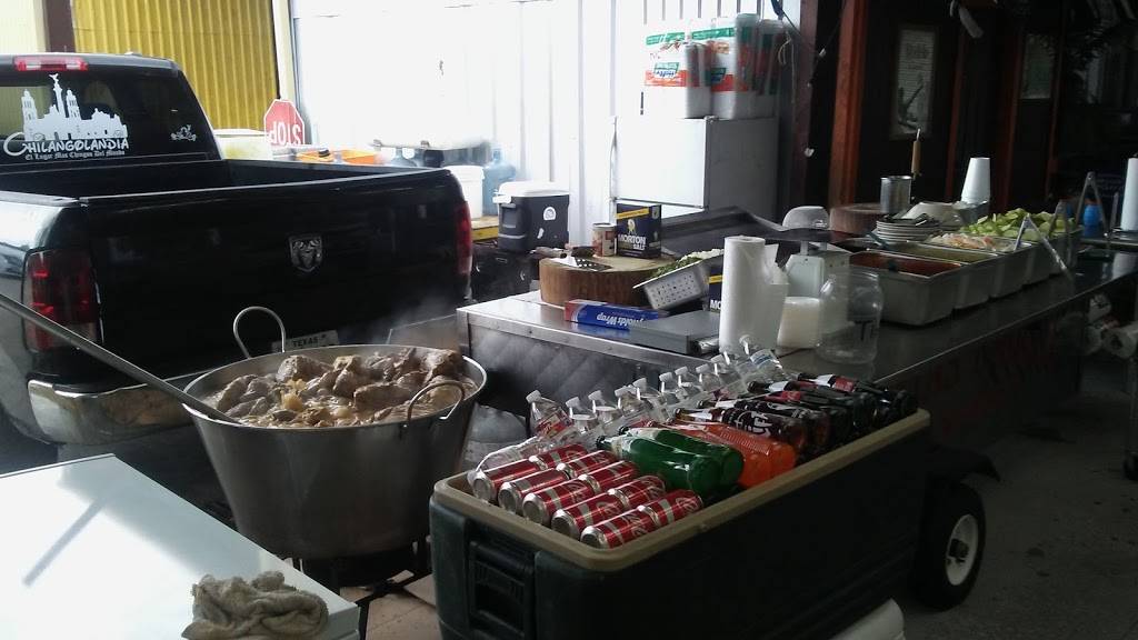 Tacos El Chilly Willy | restaurant | 8705 Airline Dr, Houston, TX 77037, USA | 3616529509 OR +1 361-652-9509