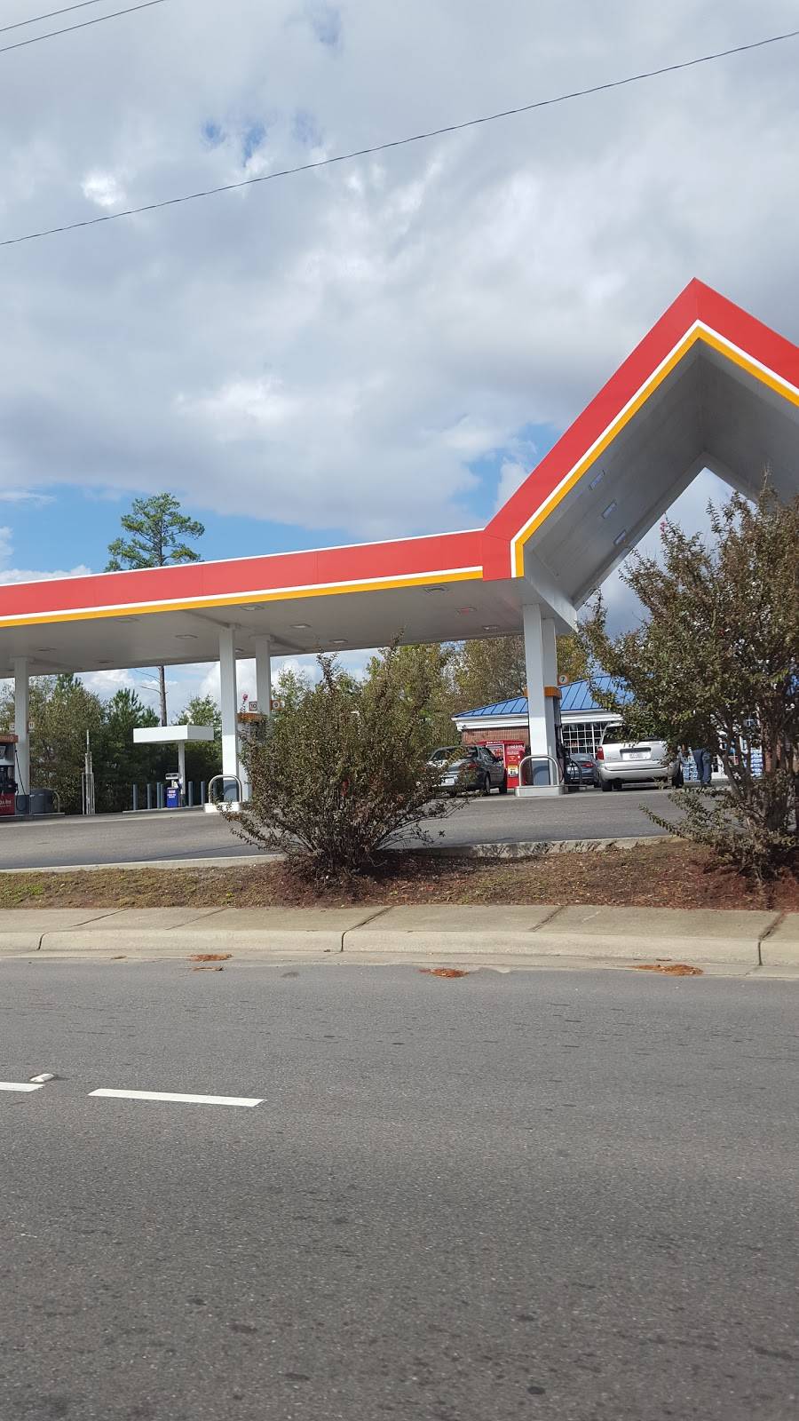 Kangaroo Express | meal takeaway | 5336 Cliffdale Rd, Fayetteville, NC 28314, USA | 9104871704 OR +1 910-487-1704