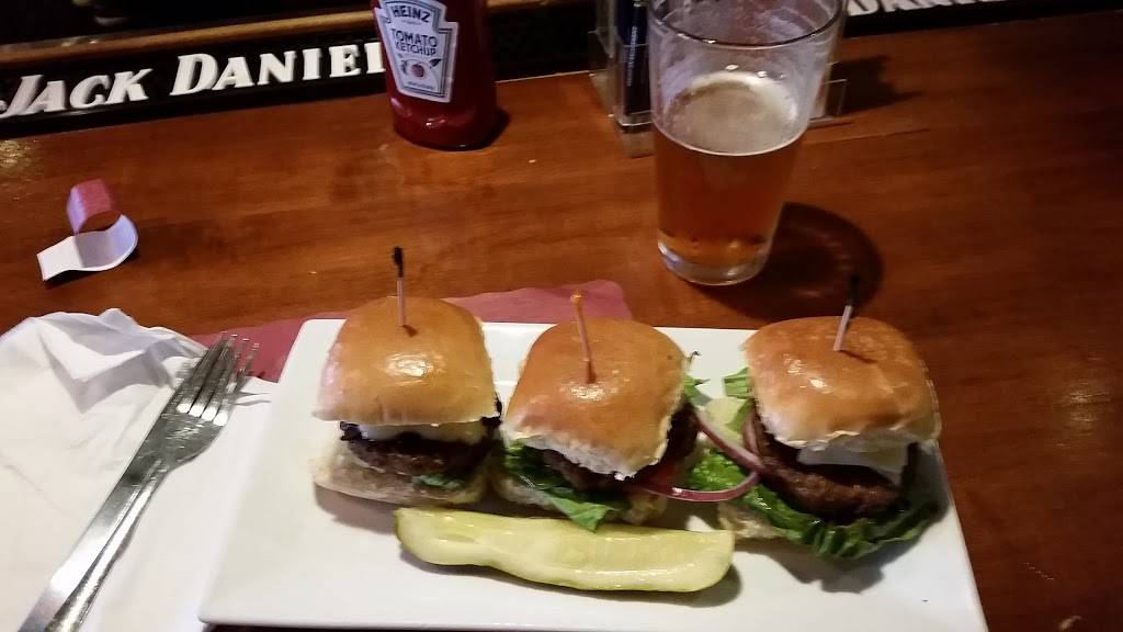 Black Raspberry Pub | restaurant | 36 Cordage Park Cir # 111, Plymouth, MA 02360, USA | 5088300022 OR +1 508-830-0022