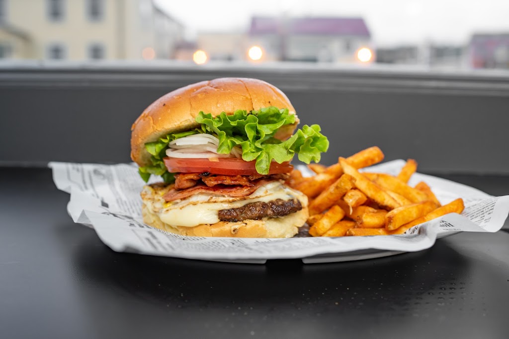 Ninas Burger & Pizza | restaurant | 200 Washington St, Peabody, MA 01960, USA | 9785310992 OR +1 978-531-0992