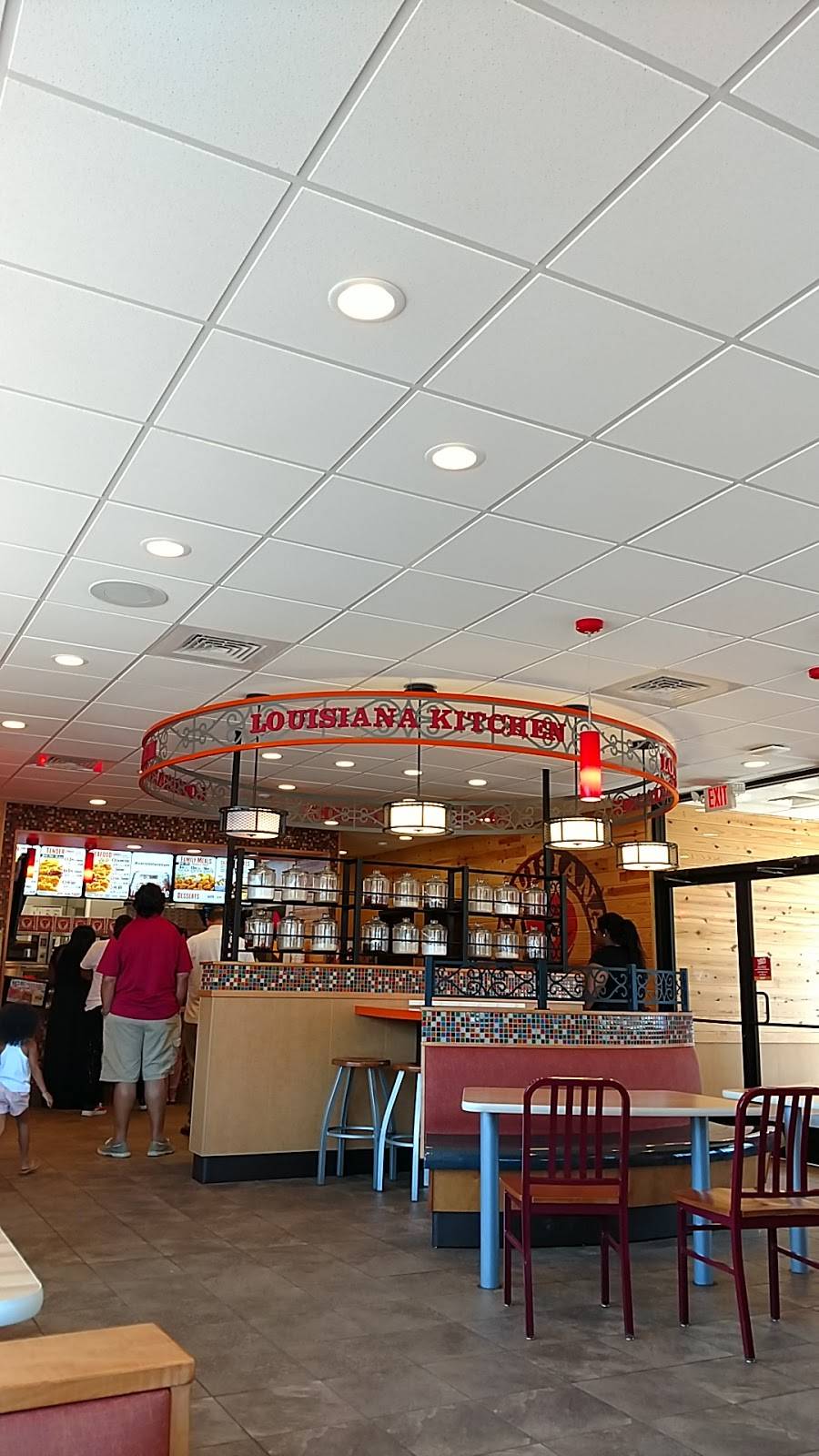 Popeyes Louisiana Kitchen | restaurant | 4050 N Tryon St, Charlotte, NC 28206, USA | 7045970459 OR +1 704-597-0459