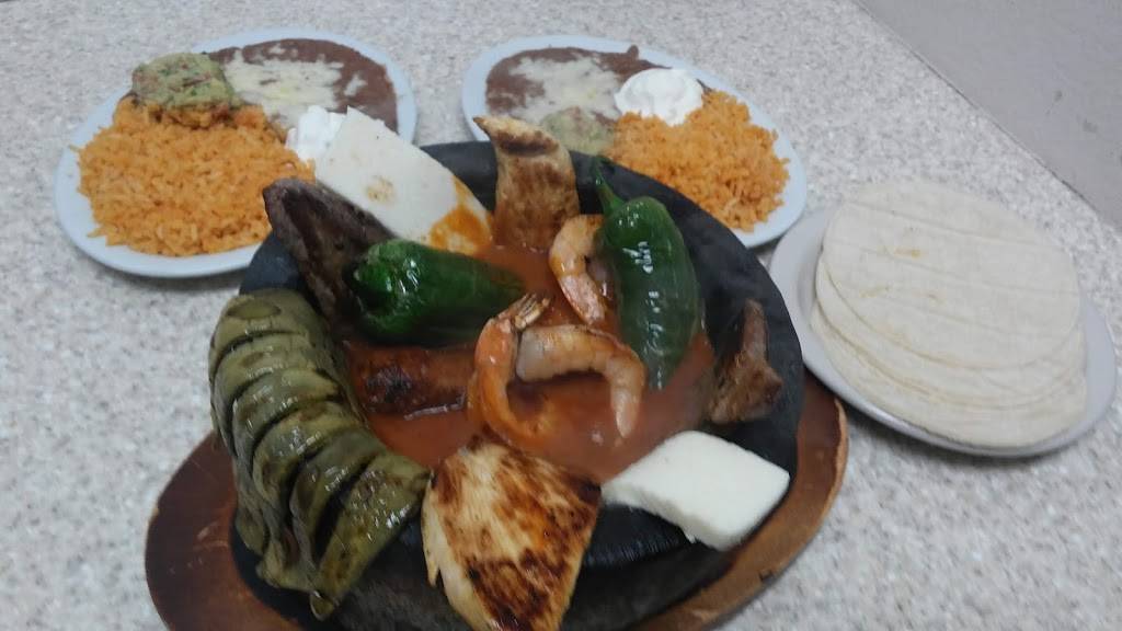 Adelitas Restaurant | restaurant | 27170 Lakeview Dr, Helendale, CA 92342, USA | 7602459899 OR +1 760-245-9899