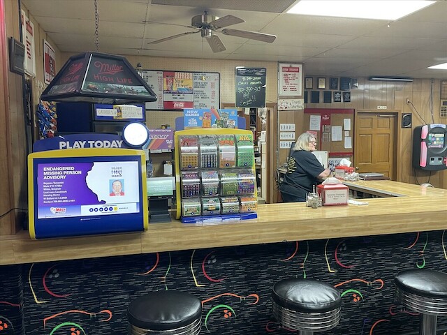 Dettores Town Lanes, Inc. | restaurant | 714 Columbus St, Ottawa, IL 61350, USA | 8154330033 OR +1 815-433-0033